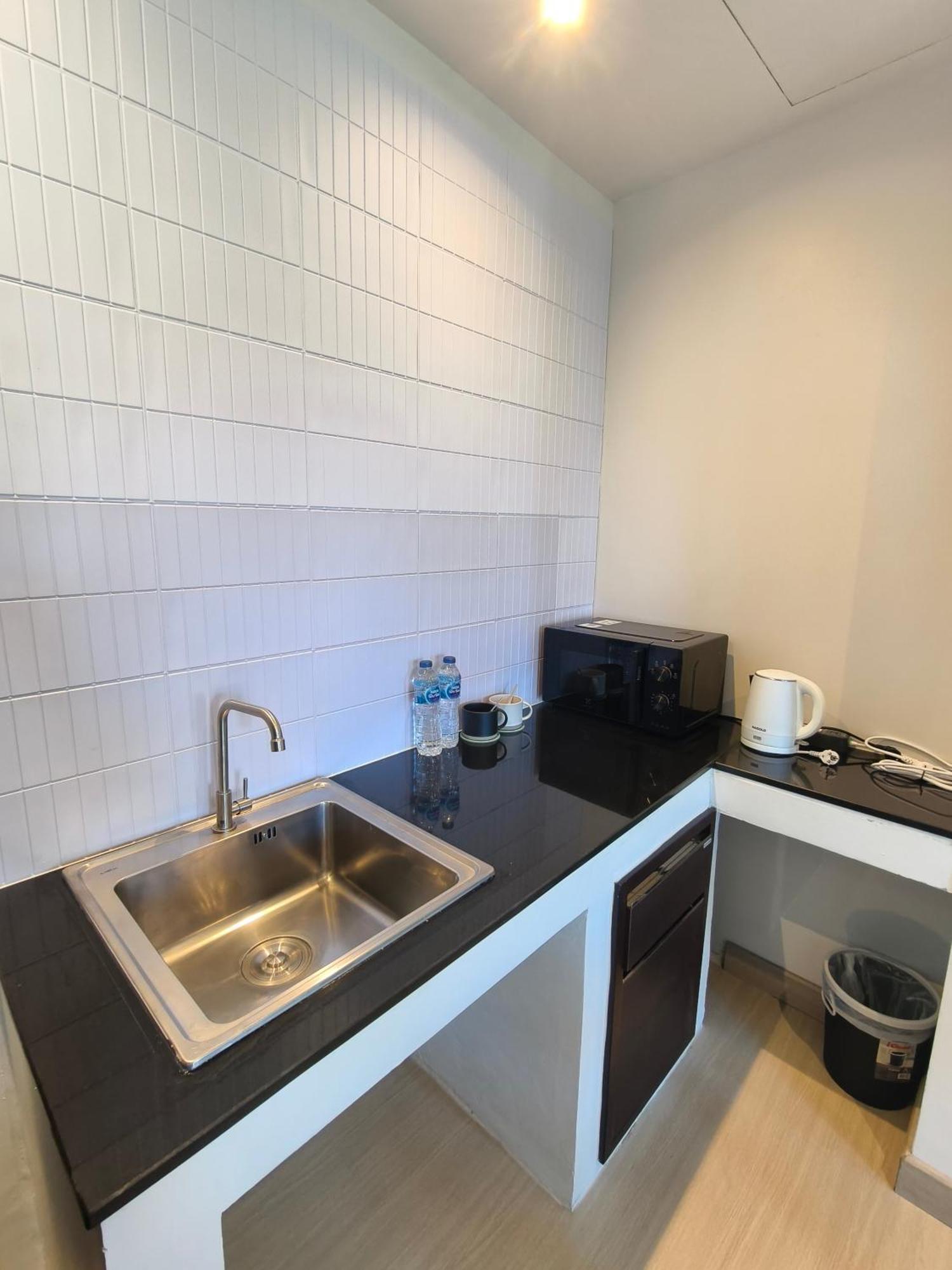 Lek Lek Samui Room X Coffee Bar Chaweng-stranden Eksteriør billede